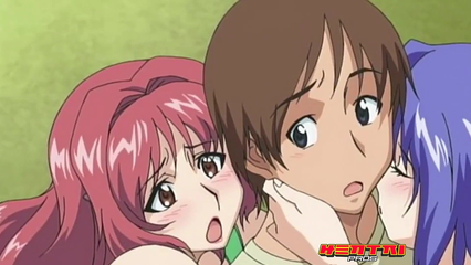 Две горячие подружки делят между собой сочный член парня