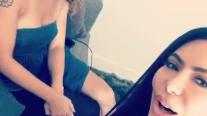 Две горячие сучки хотят только одного, чтобы их трахнули